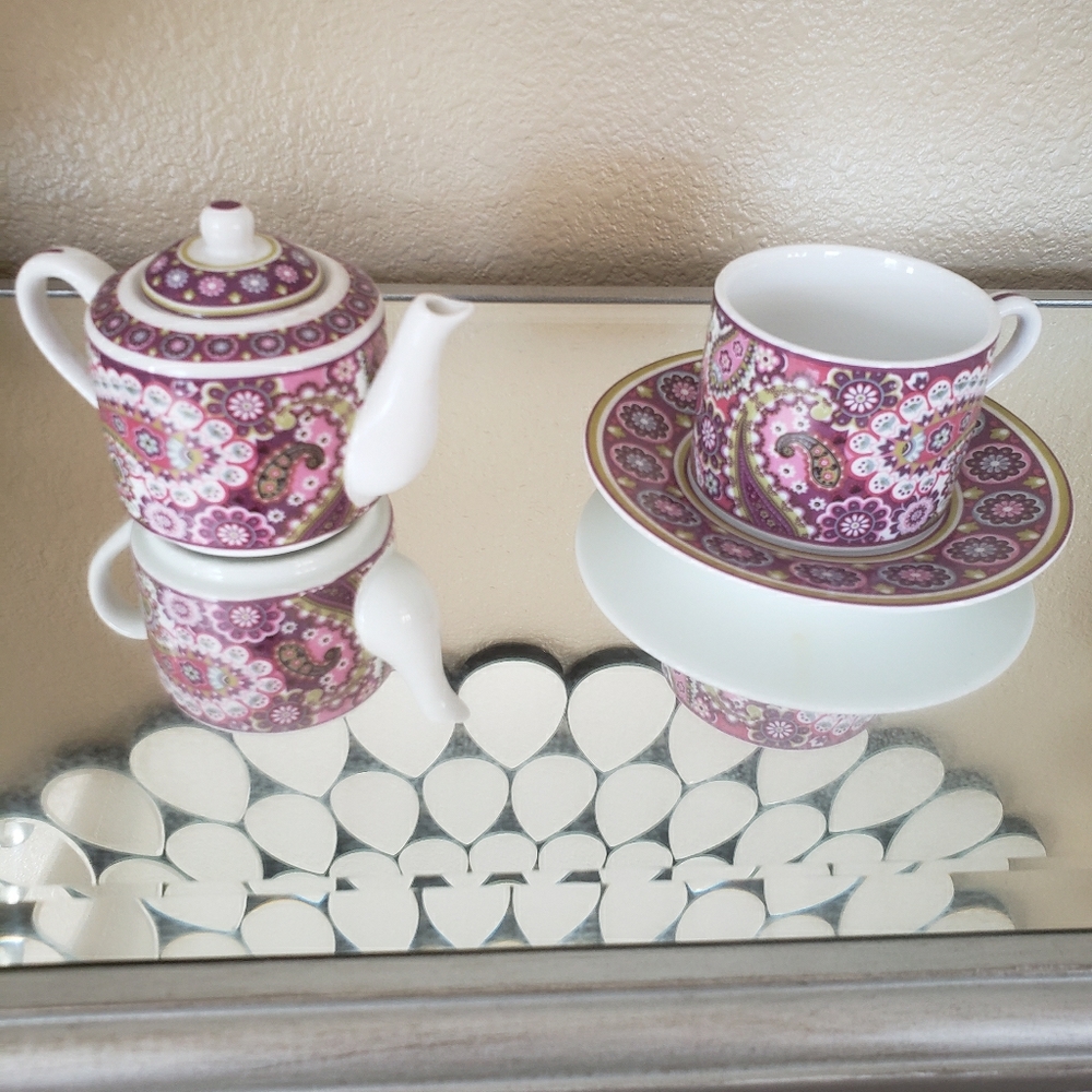 Purple teapot